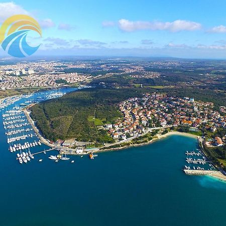 Apartments By The Sea 750 Pjescana Uvala Exterior photo