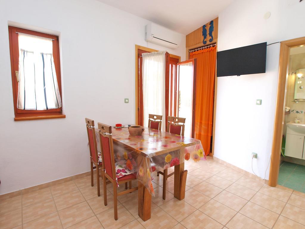 Apartments By The Sea 750 Pjescana Uvala Exterior photo