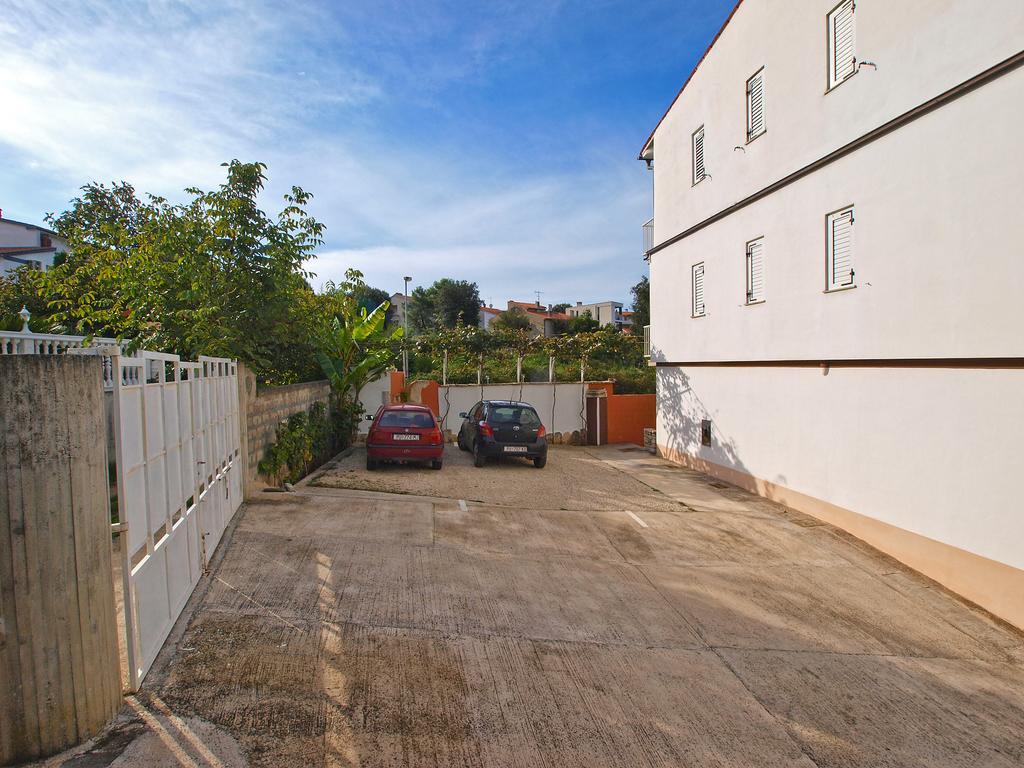 Apartments By The Sea 750 Pjescana Uvala Exterior photo