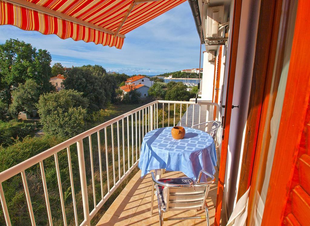 Apartments By The Sea 750 Pjescana Uvala Exterior photo