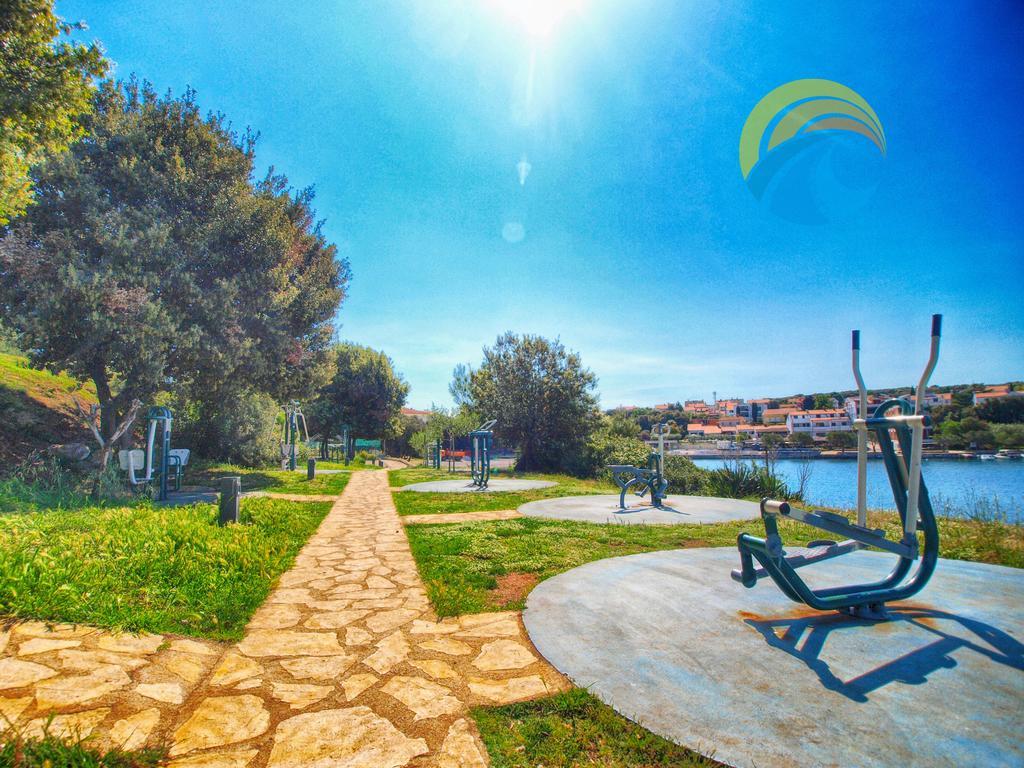Apartments By The Sea 750 Pjescana Uvala Exterior photo